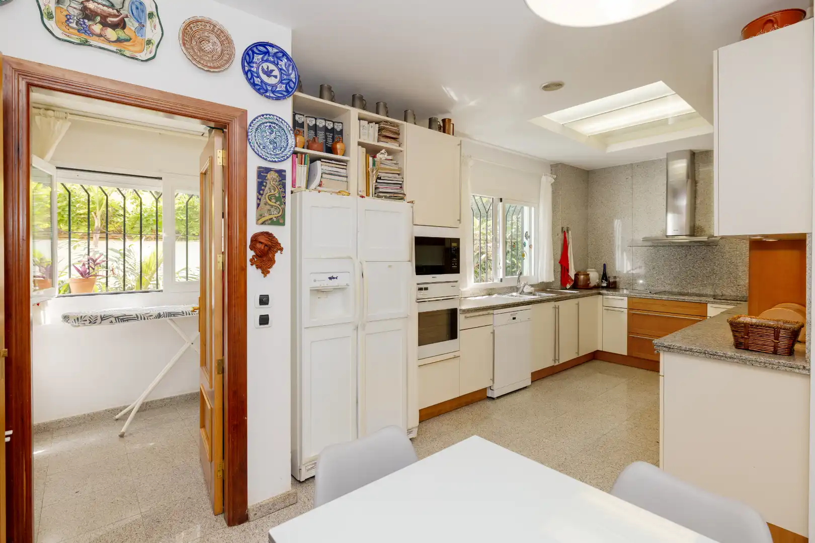 Cocina de Casa adosada en venta en Málaga con Aire acondicionado, Calefacción y Jardín privado
