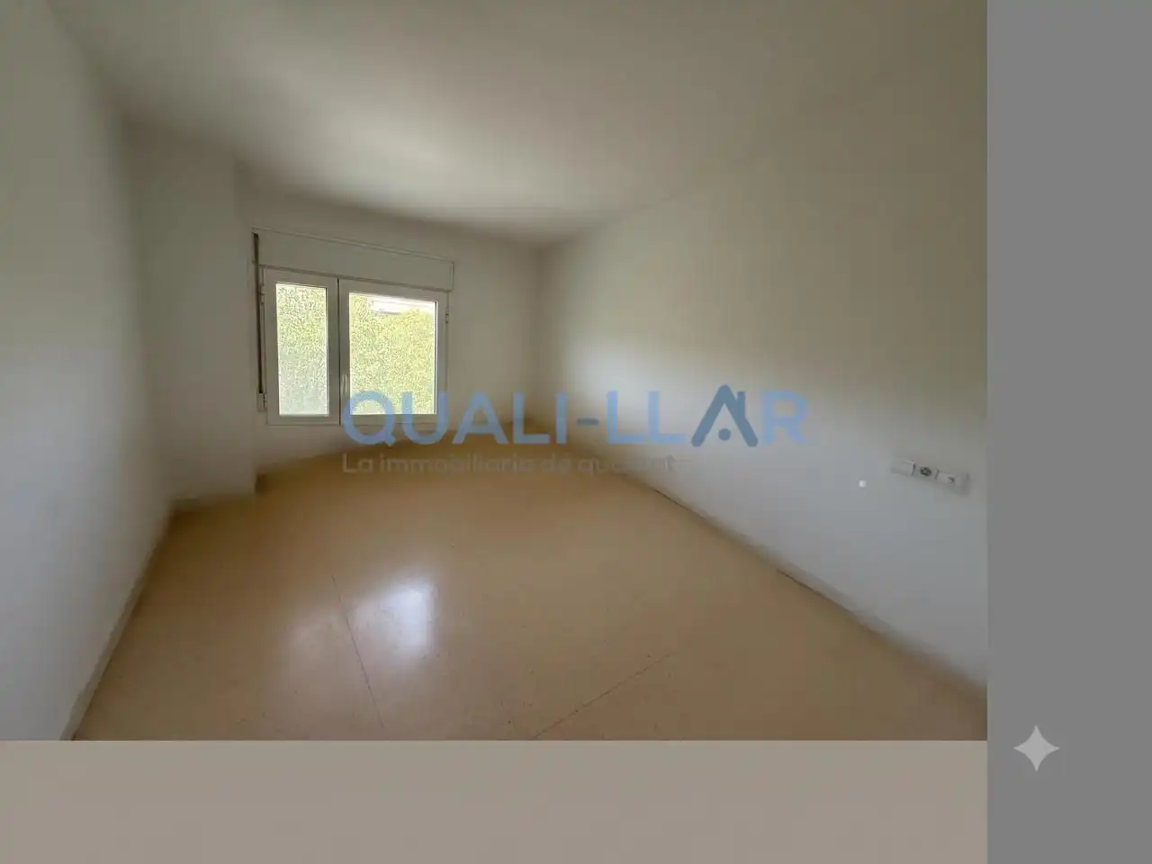 Habitación de Apartamento en venta en Vilanova i la Geltrú con Calefacción, Trastero y Balcón
