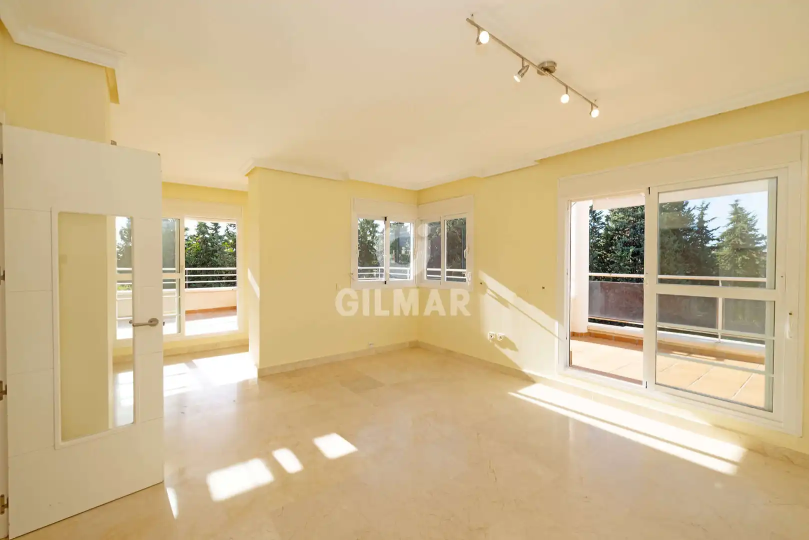 Jardín de Dúplex en venta en Estepona con Calefacción, Jardín privado y Piscina