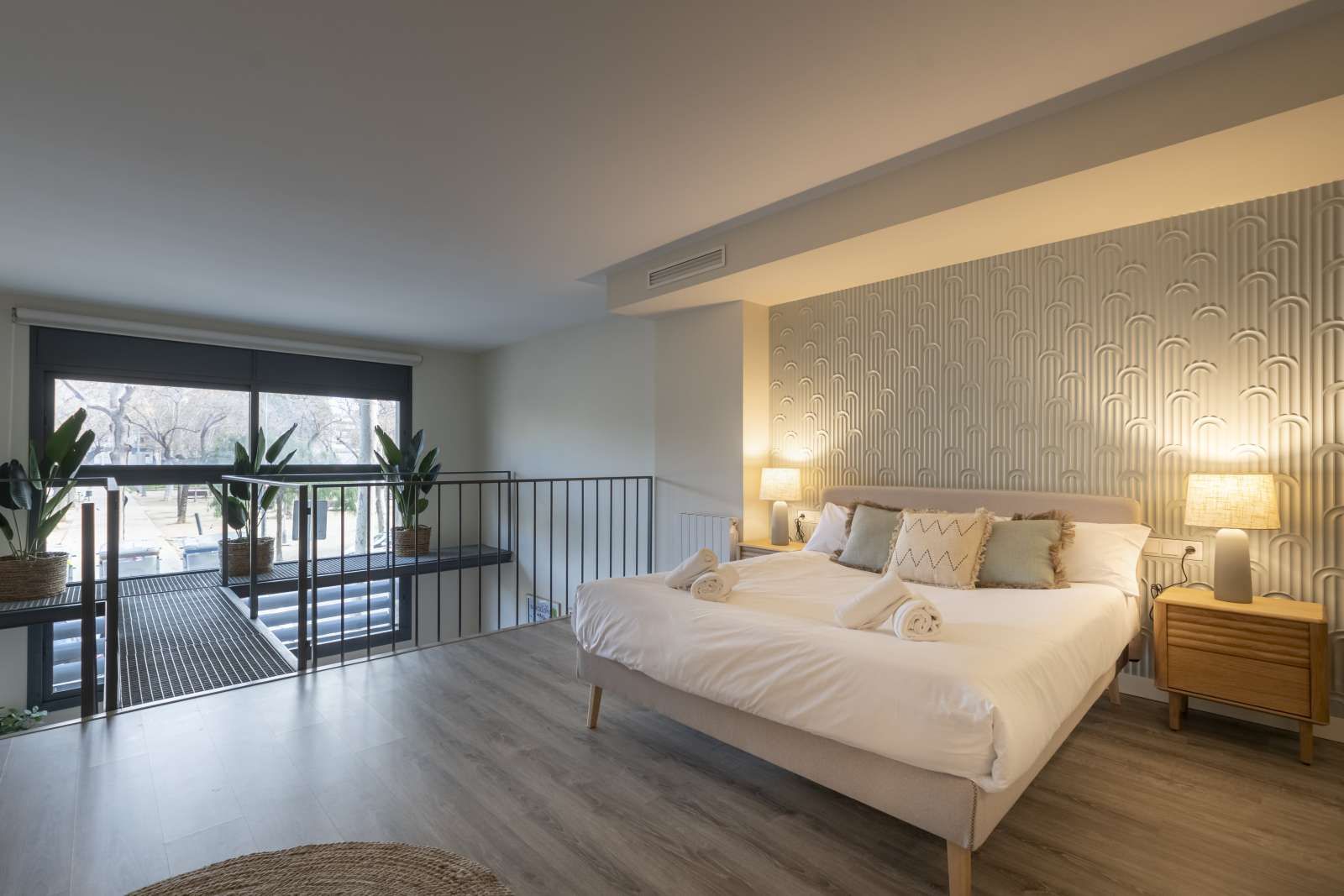 Bedroom of Apartment to share in  Barcelona Capital  with Air Conditioner, Heating and Terrace