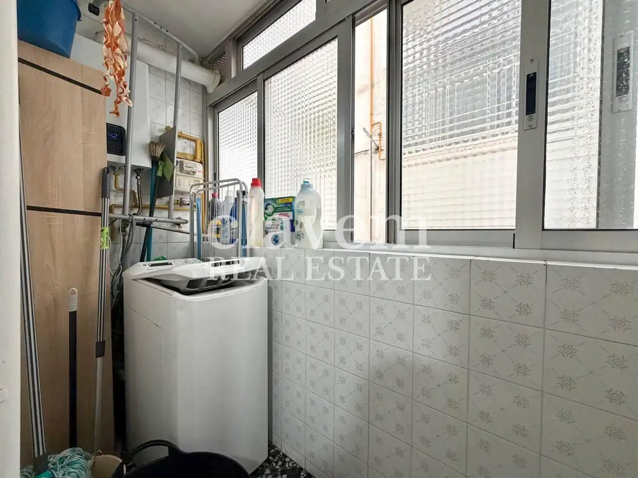 Badezimmer von Wohnung zum Verkauf in Barcelona mit Balkon