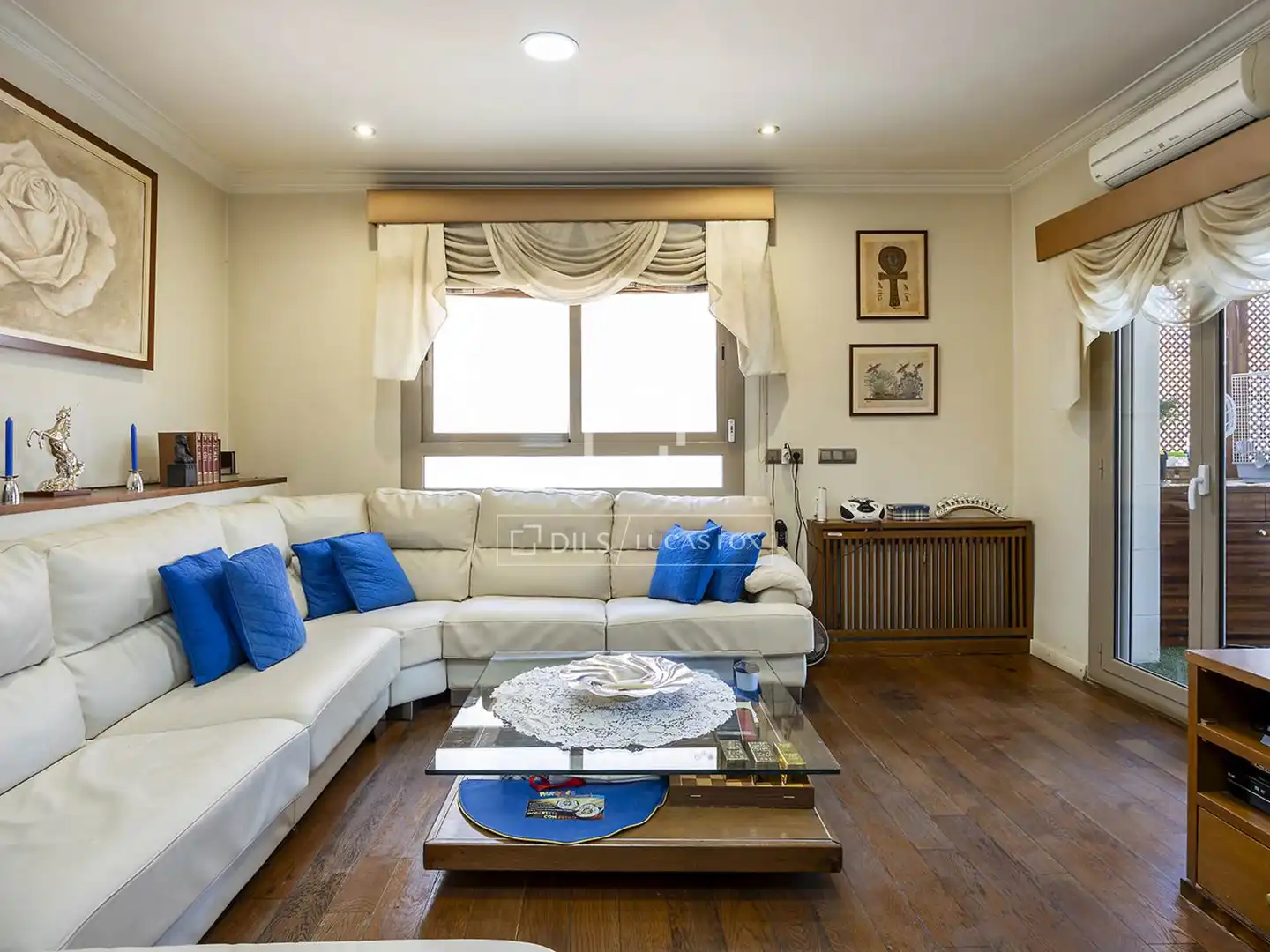 Living room of Flat for sale in Barcelona  with Air Conditioner, Heating and Terrace