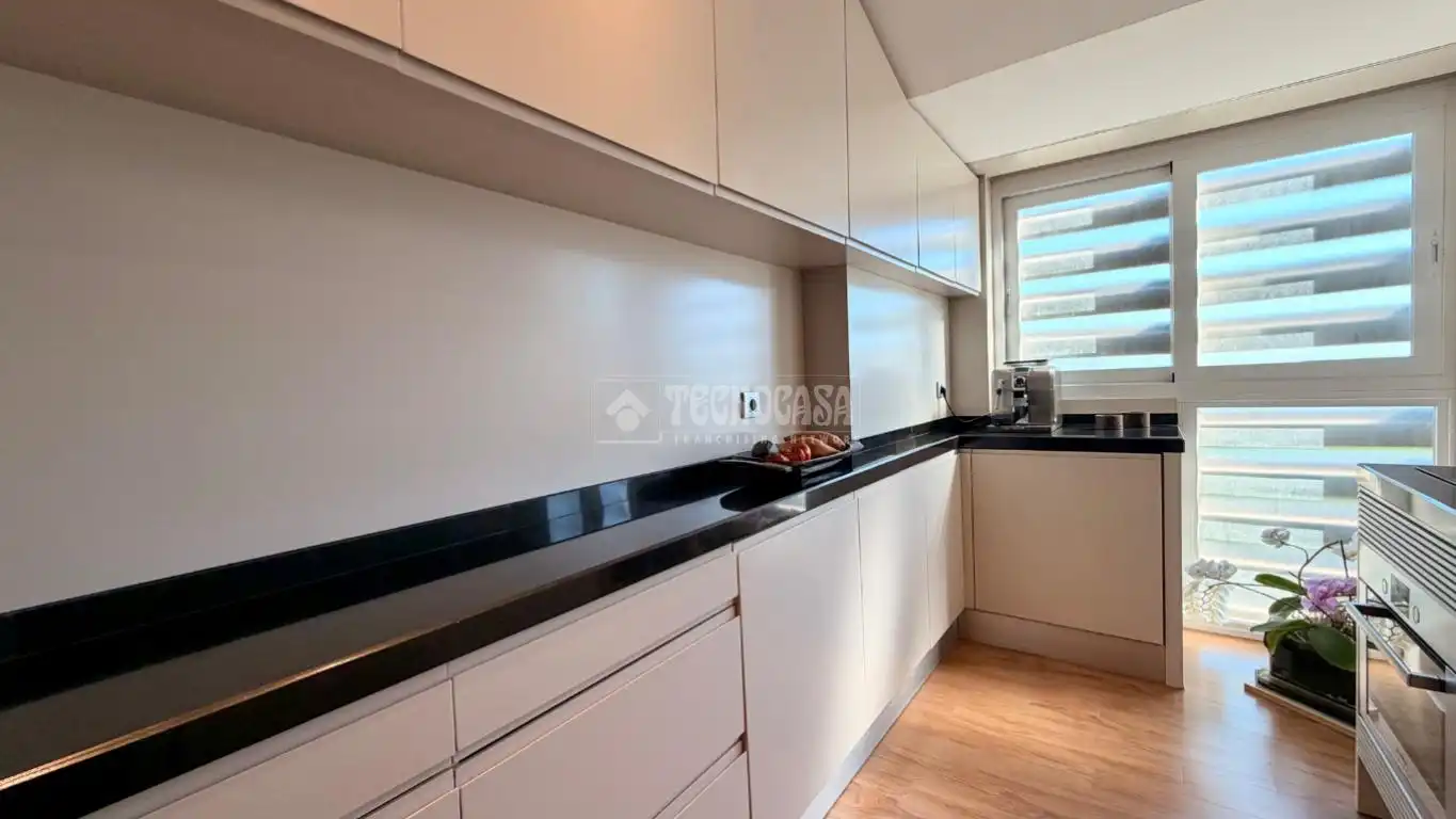 Cuina de Pis en venda en Madrid amb Aire condicionat, Calefacció i Terrassa