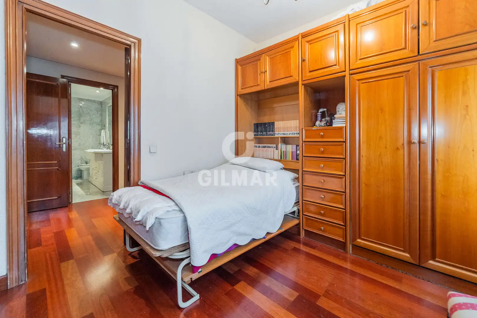 Habitación de Piso en venta en Madrid con Calefacción, Jardín privado y Trastero