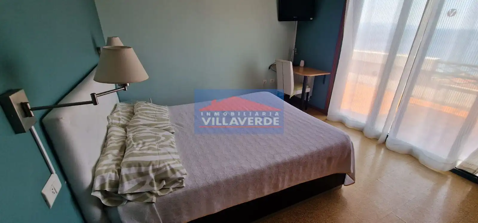 Dormitori de Casa o xalet en venda en Cangas  amb Calefacció, Terrassa i Traster