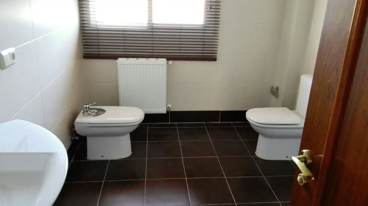 Bathroom of Houses for rent in Cáceres  with Air Conditioner, Heating and Private garden