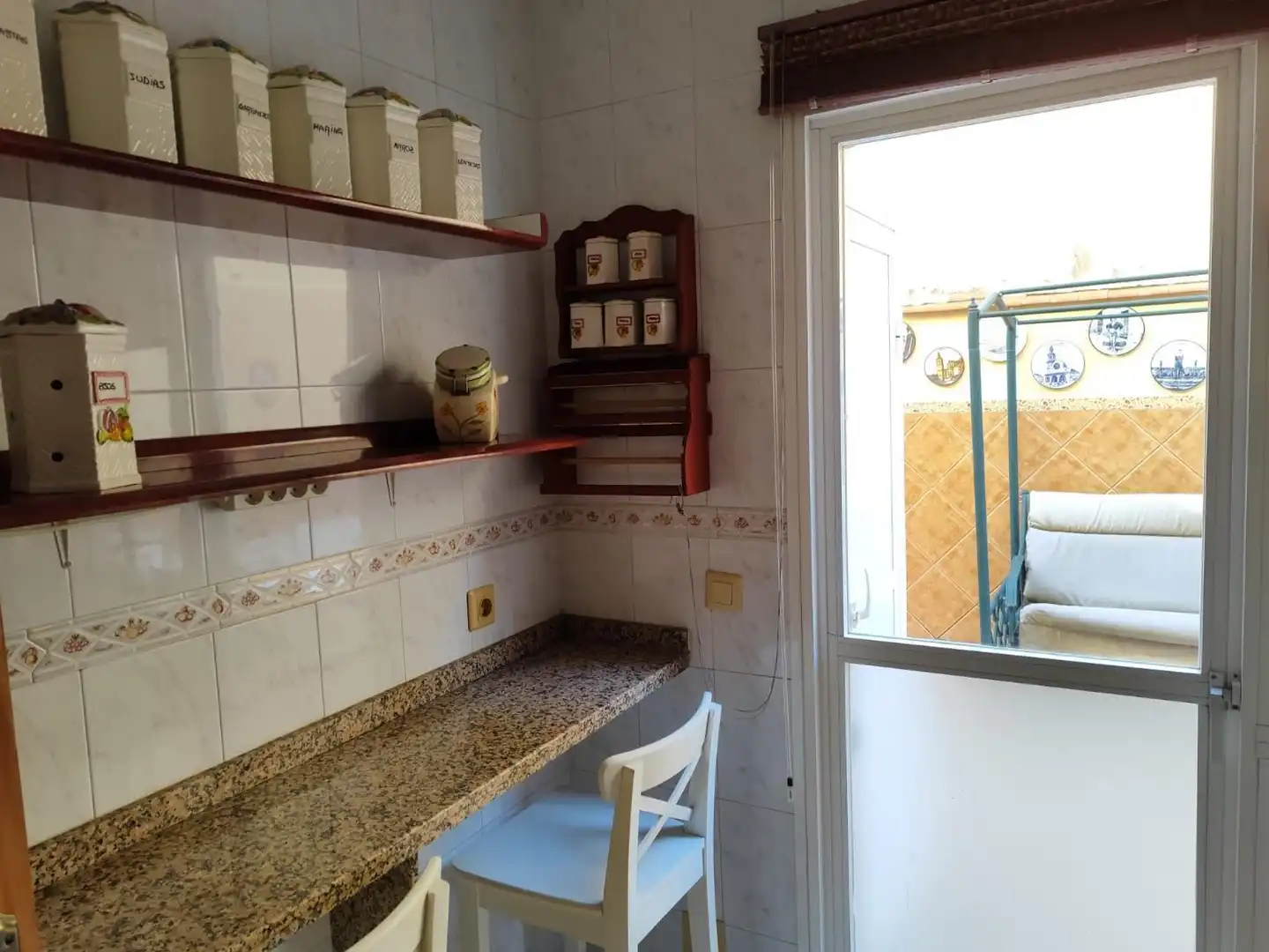Cuina de Casa adosada en venda en Málaga amb Aire condicionat, Calefacció i Jardí privat