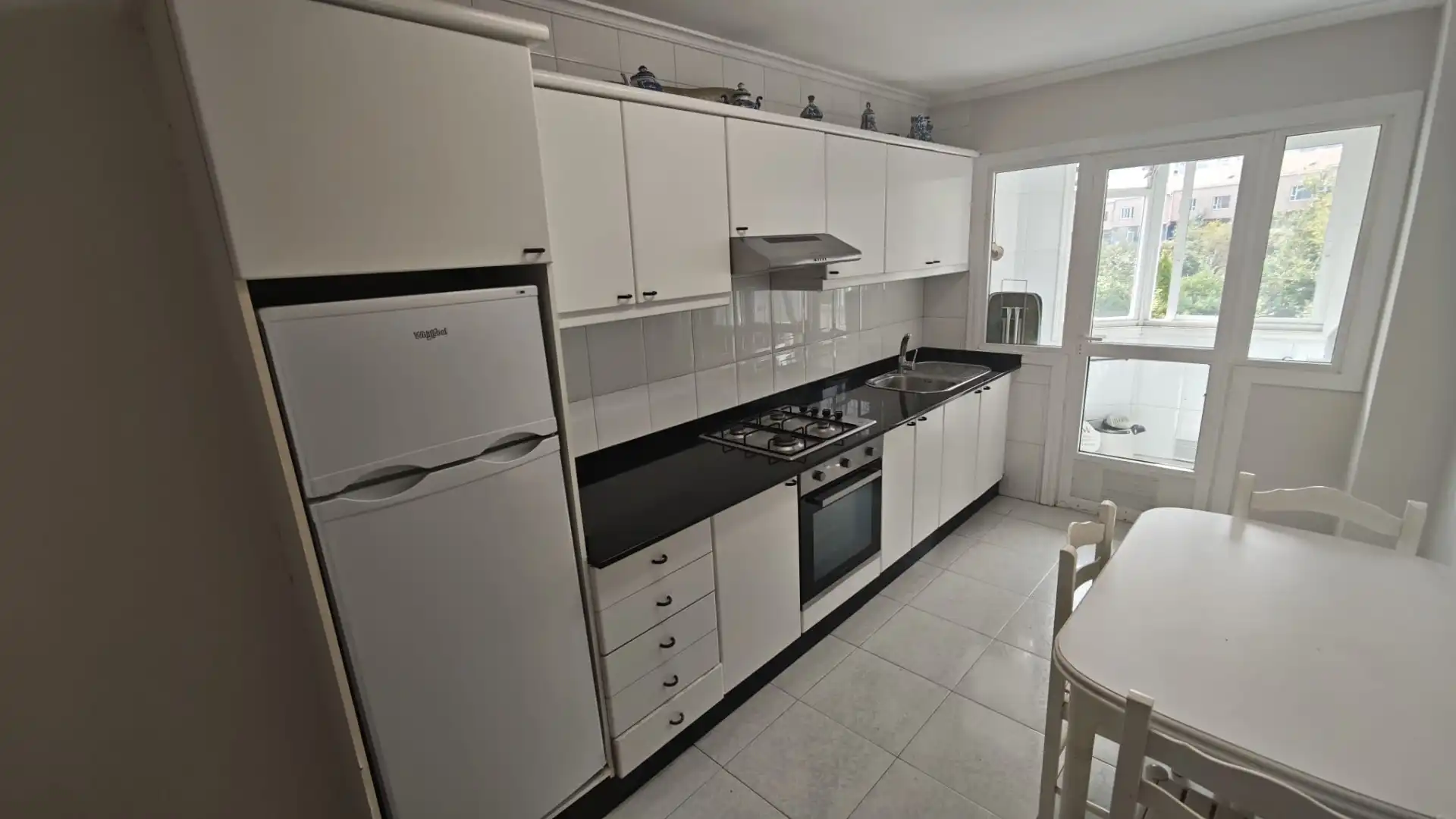 Cocina de Piso de alquiler en Culleredo con Jardín privado, Parquet y Amueblado