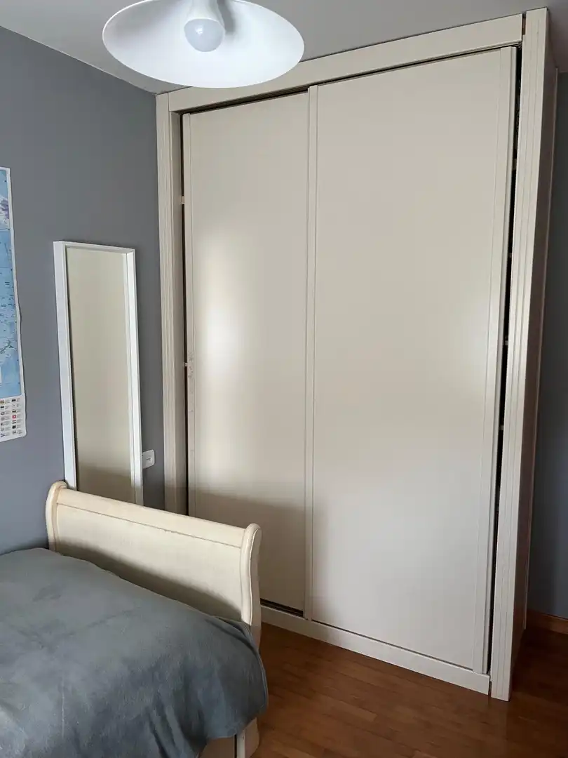 Dormitori de Casa o xalet en venda en Siero amb Calefacció, Terrassa i Traster