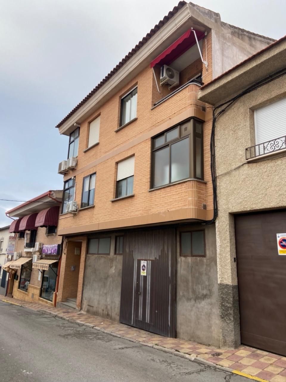 Vista exterior de Pis en venda en Villarrubia de los Ojos amb Aire condicionat i Terrassa