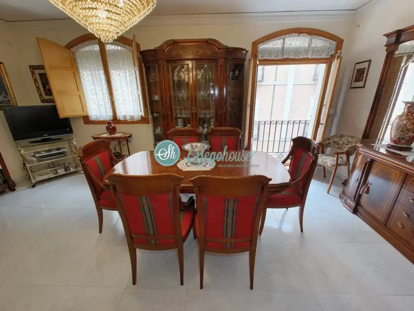 Comedor de Piso en venta en Segovia con Calefacción, Trastero y Balcón