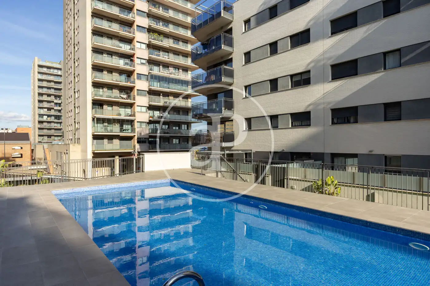 Piscina de Piso en venta en Badalona con Aire acondicionado, Calefacción y Jardín privado