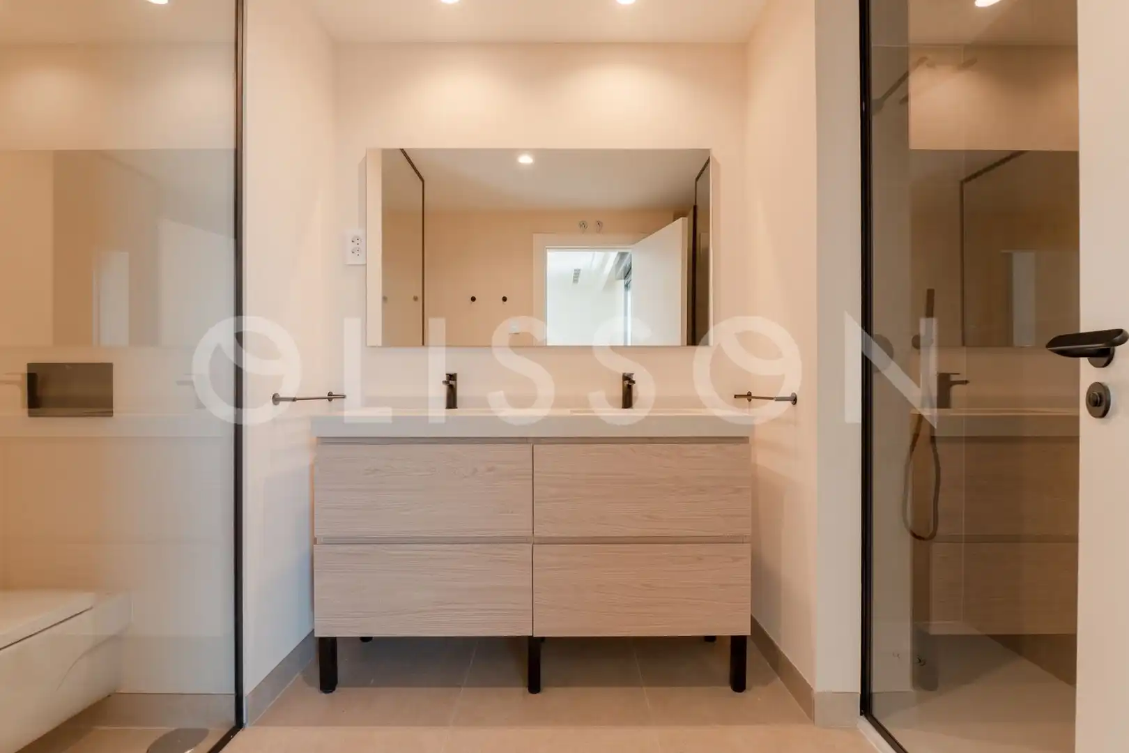 Baño de Piso de alquiler en Madrid con Aire acondicionado, Calefacción y Terraza