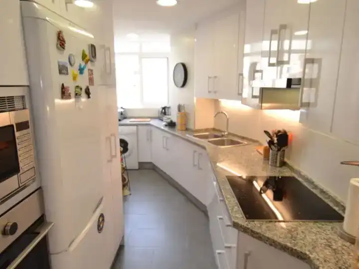 Cocina de Piso en venta en Torremolinos con Aire acondicionado, Piscina y Balcón