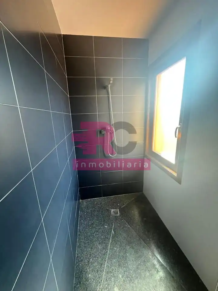 Baño de Ático en venta en Salamanca con Aire acondicionado y Calefacción