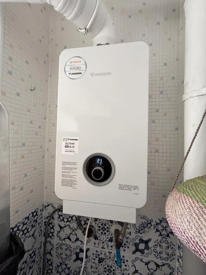 Baño de Piso en venta en Novelda con Aire acondicionado, Trastero y Alarma