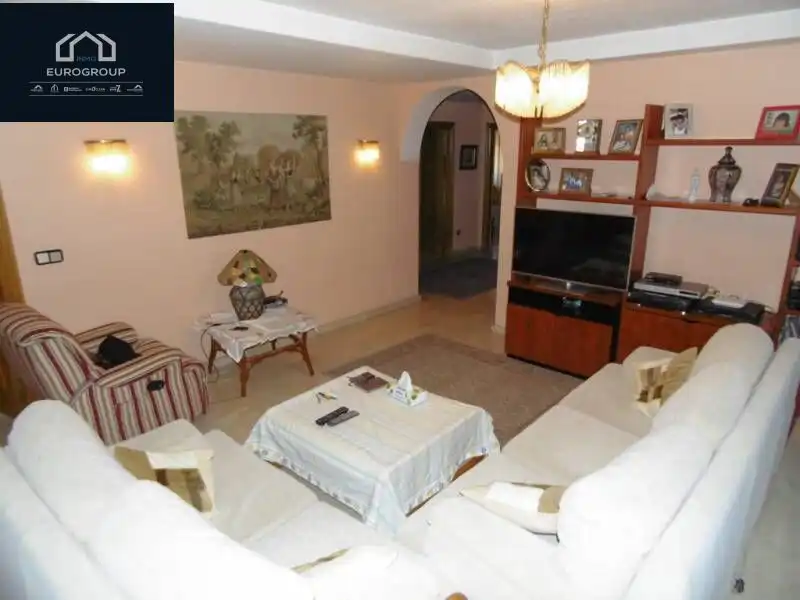 Chalet con piscina en venta en Urbanizaciones, imagen 10