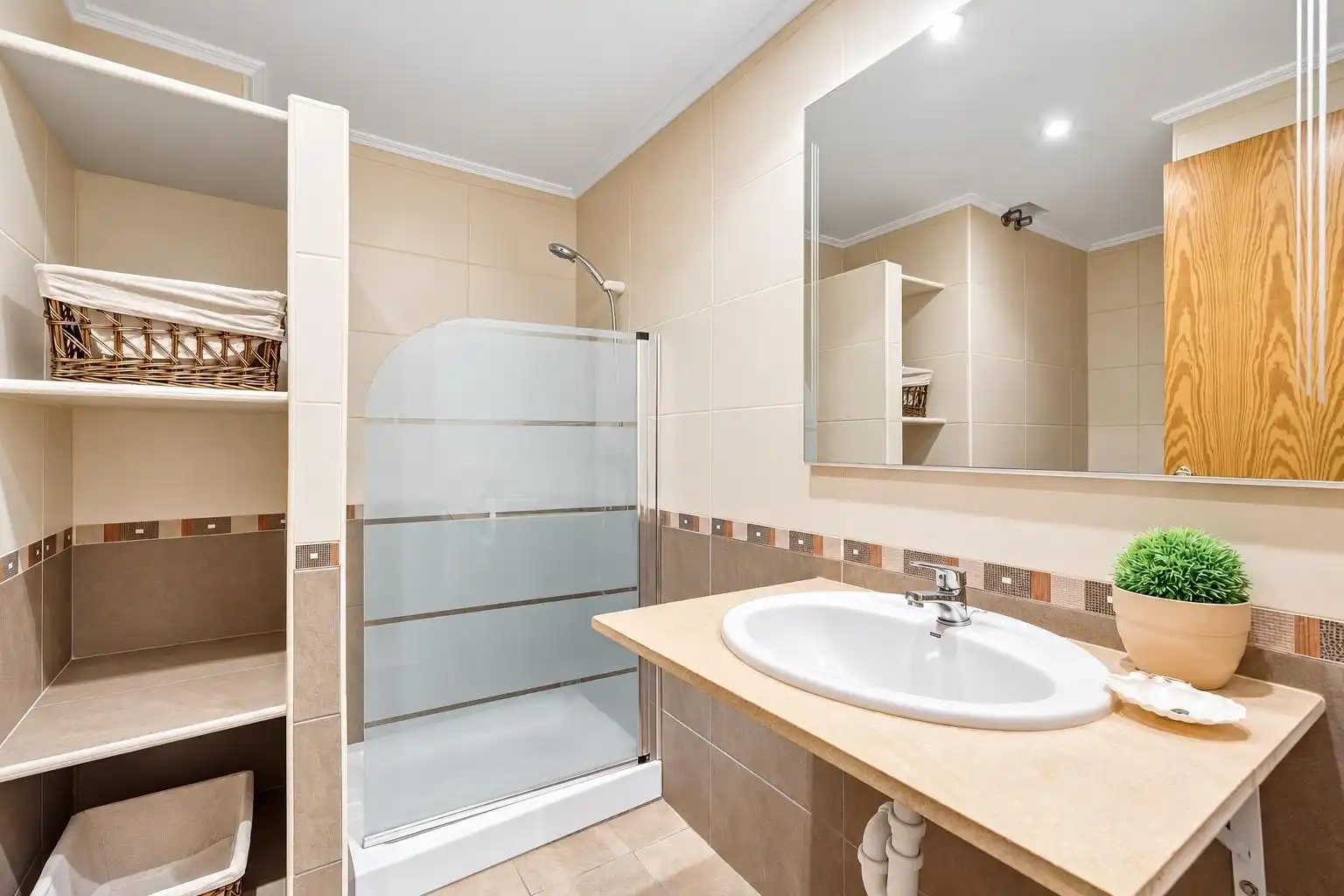 Bajo con terraza en venta en Carrer d'Indalecio Prieto, imagen 9