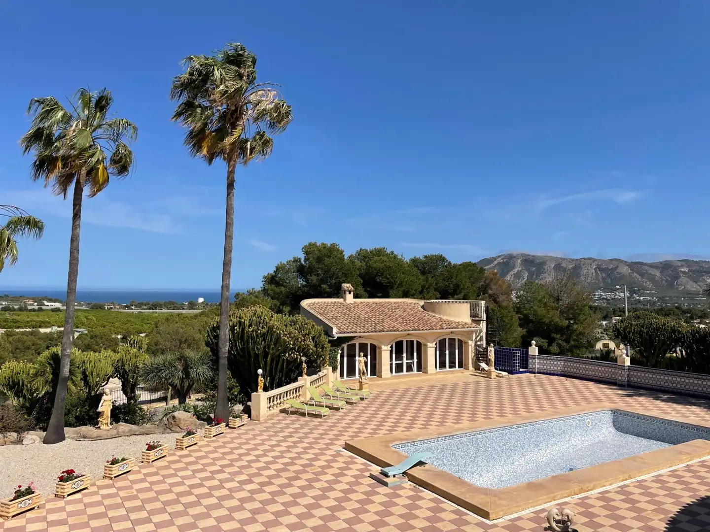 Exterior view of Houses for sale in L'Alfàs del Pi  with Air Conditioner, Heating and Private garden