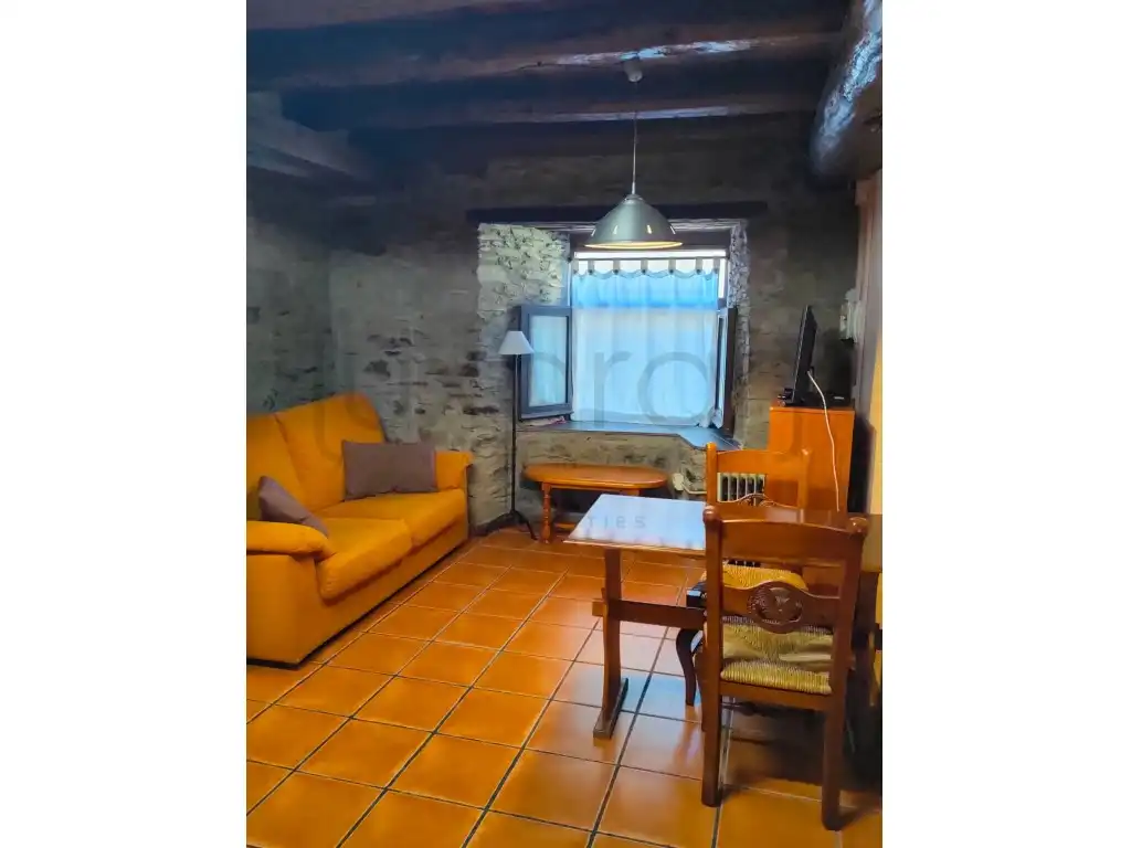 Appartement compact à louer à Carrèr Ilia, 1 1