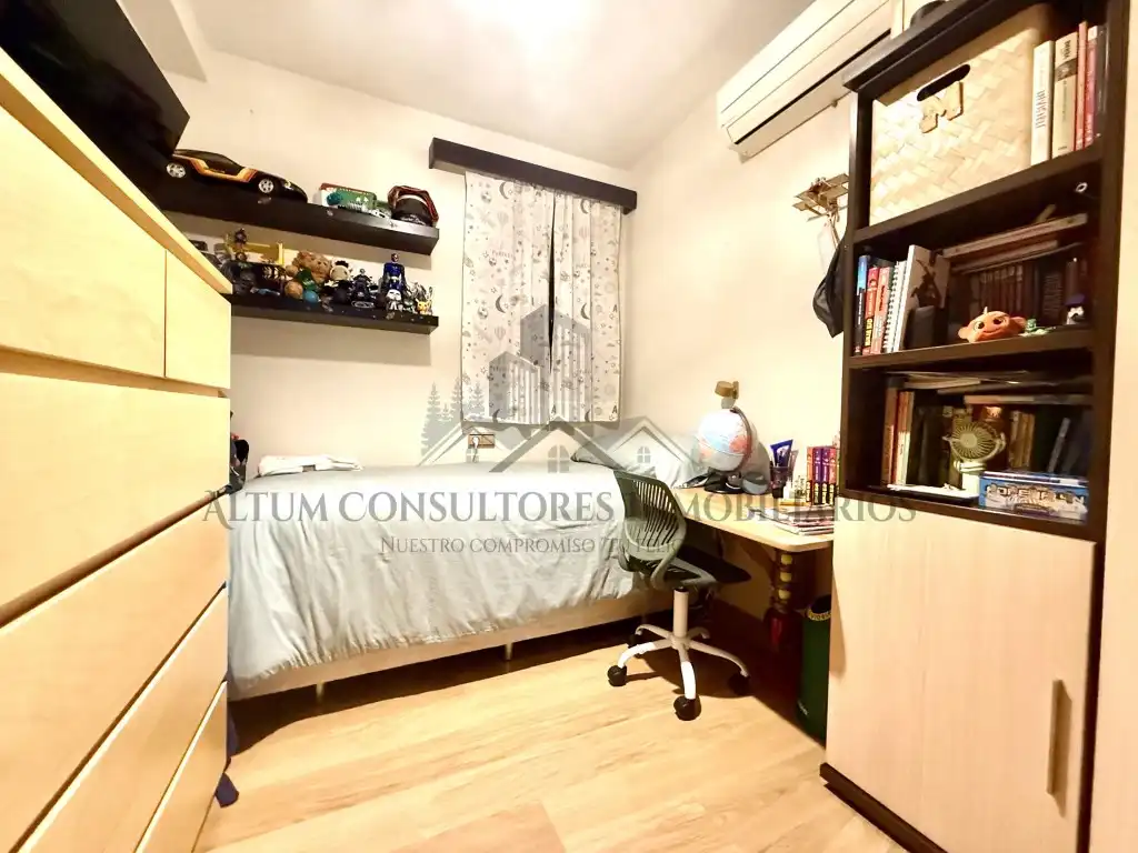 Bedroom of Flat for sale in Sevilla