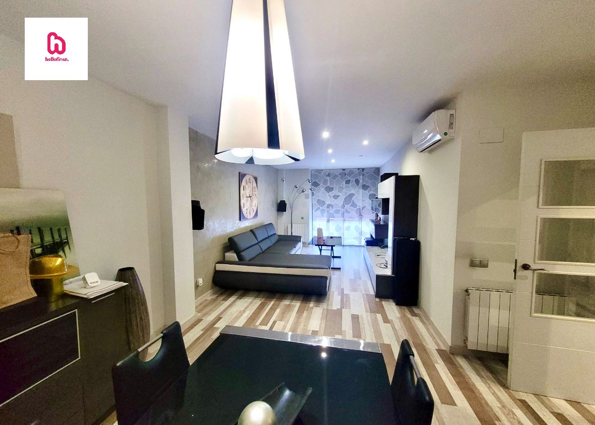 Sala d'estar de Pis en venda en Badalona amb Aire condicionat, Calefacció i Parquet