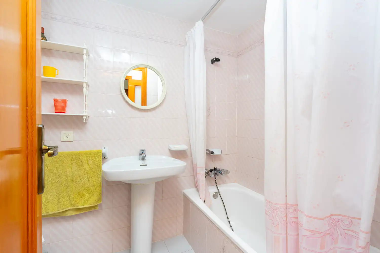 Baño de Piso en venta en Gandia con Terraza y Piscina comunitaria