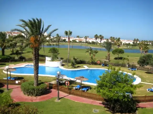 Apartment with pool to rent in Avenida Reina Sofía 10, imagen 2
