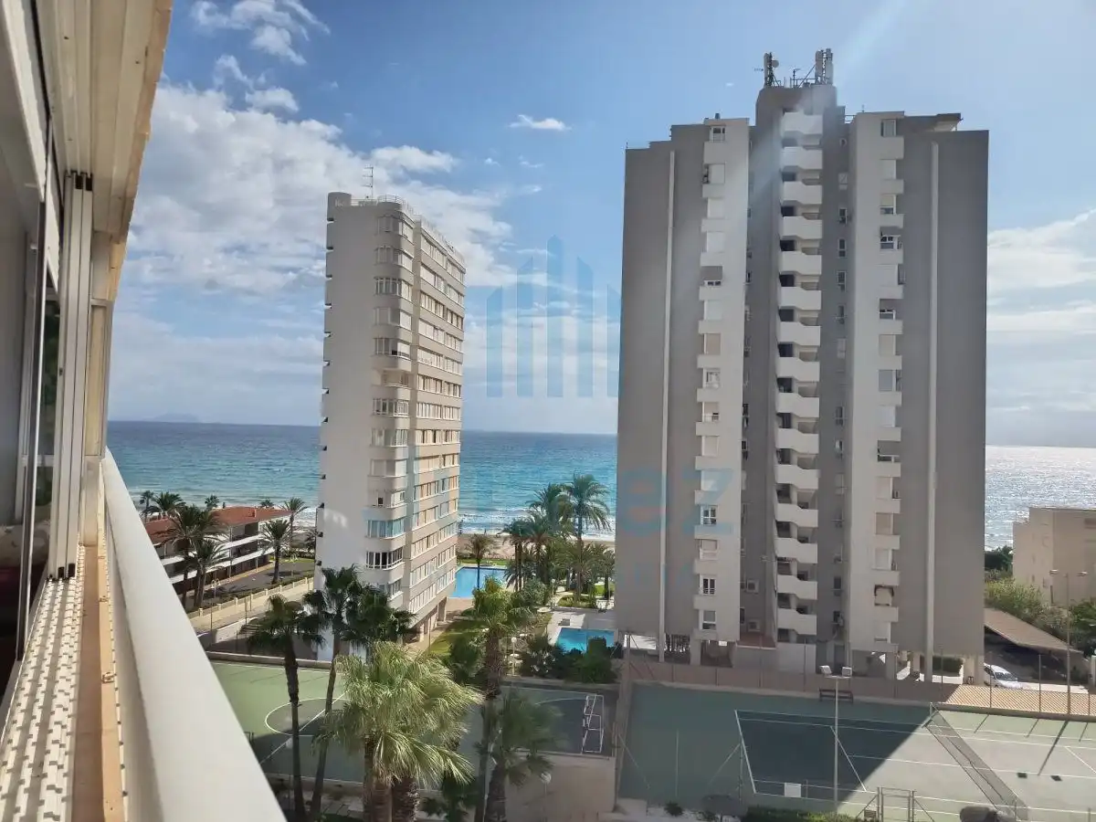 Außenansicht von Wohnung zur Miete in Alicante / Alacant mit Klimaanlage, Terrasse und Möbliert