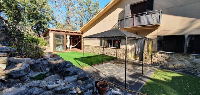 Casa-chalet en Venta en Torremenga