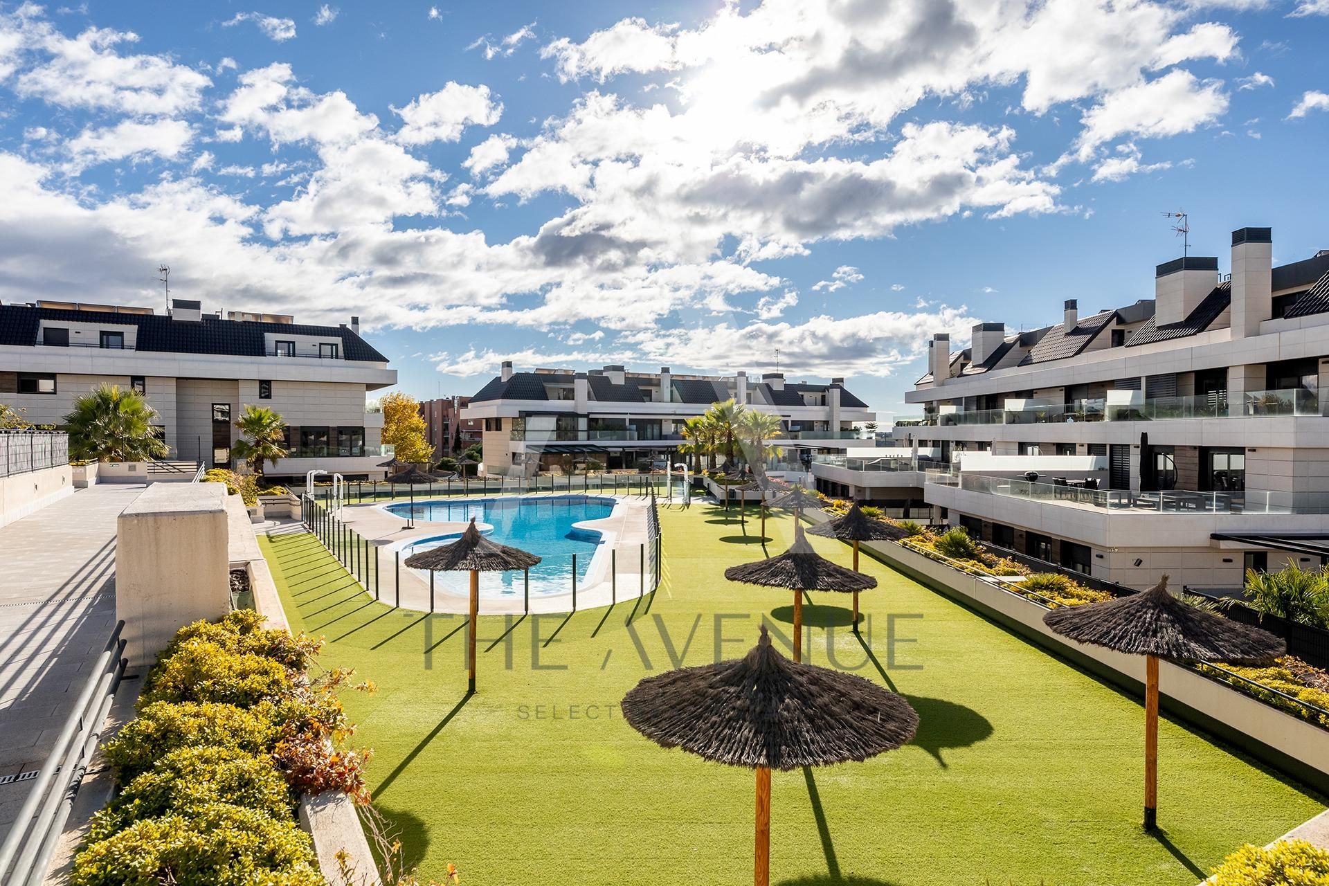 Exterior view of Duplex for sale in Boadilla del Monte  with Air Conditioner, Private garden and Storage room