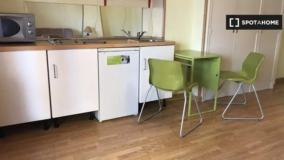 Kitchen of Study for share in Santa Marta de Tormes  with Air Conditioner and Terrace