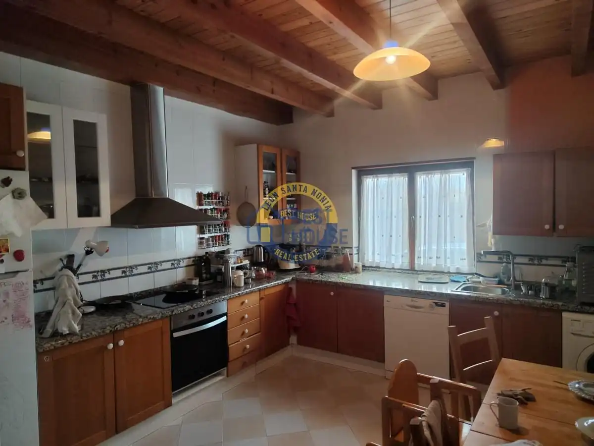 Cocina de Casa o chalet en venta en Villaquilambre con Calefacción, Jardín privado y Parquet