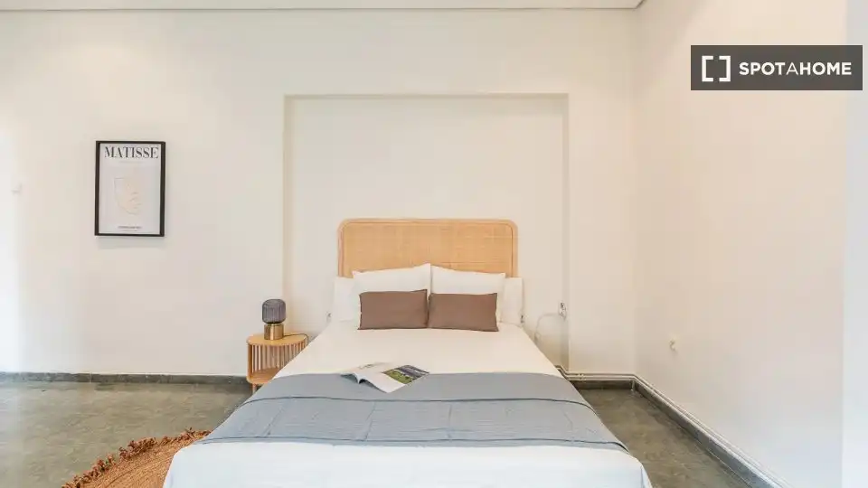 Habitación de Piso de alquiler en Valencia con Aire acondicionado, Calefacción y Amueblado