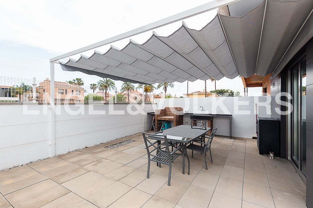 Terrace of Single-family semi-detached for sale in Rafelbuñol / Rafelbunyol  with Air Conditioner, Heating and Terrace