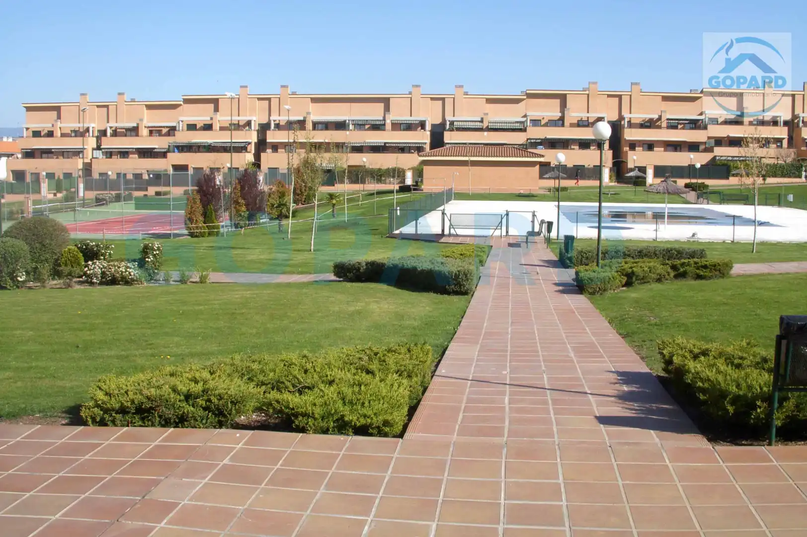 Vista exterior de Garatge de lloguer en Villanueva de la Cañada