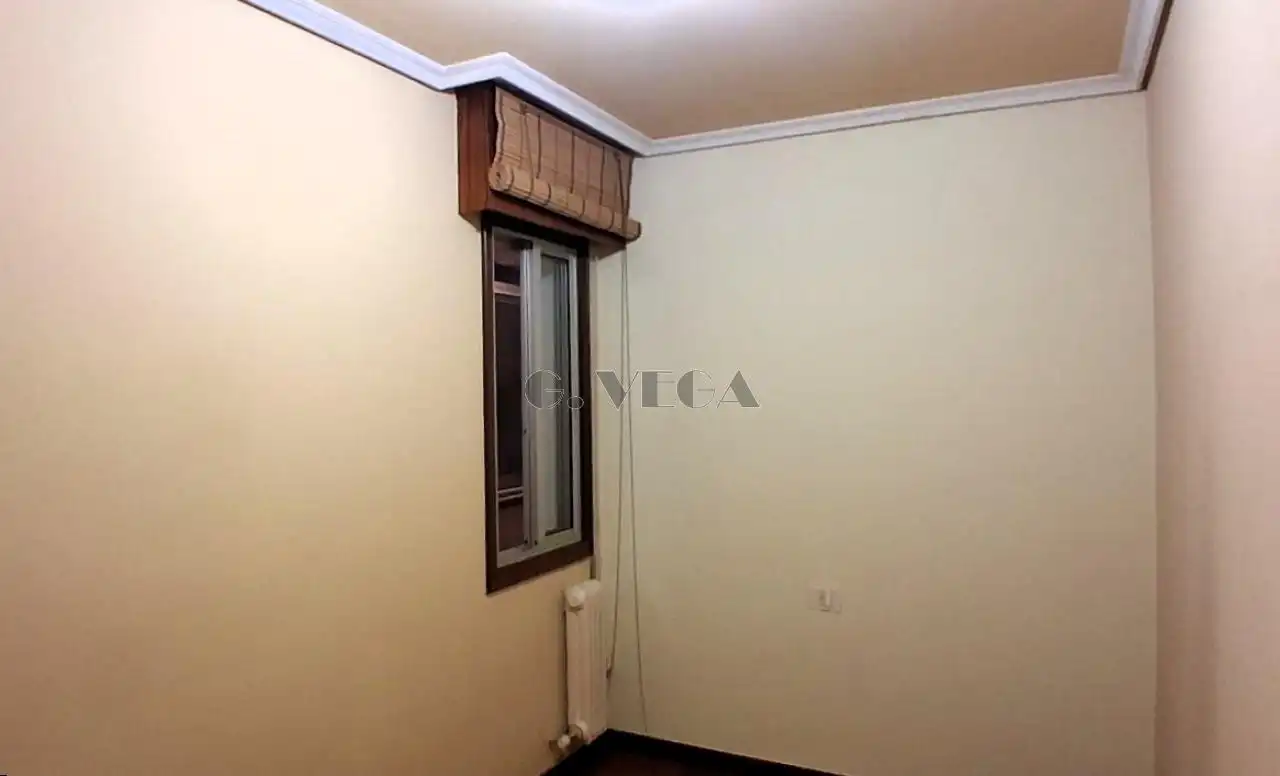 Habitación de Piso en venta en Vigo  con Calefacción, Parquet y Trastero