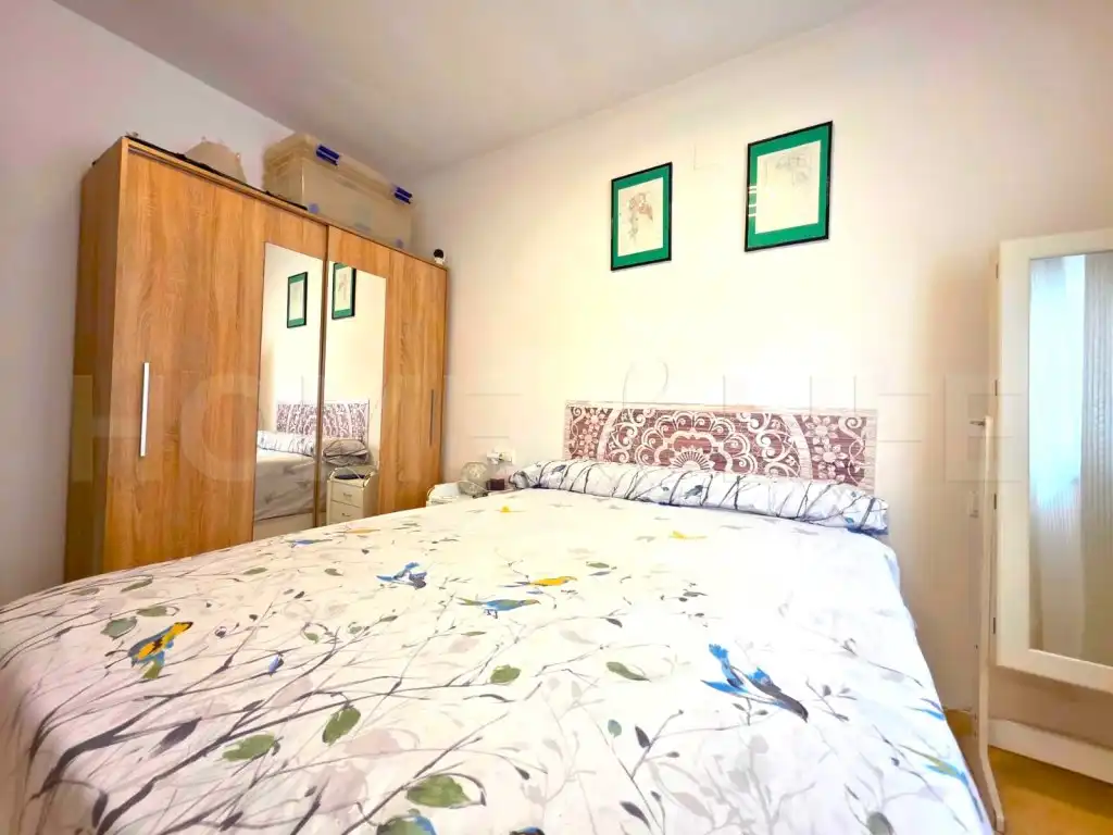 Habitación de Apartamento en venta en Torremolinos con Aire acondicionado y Amueblado
