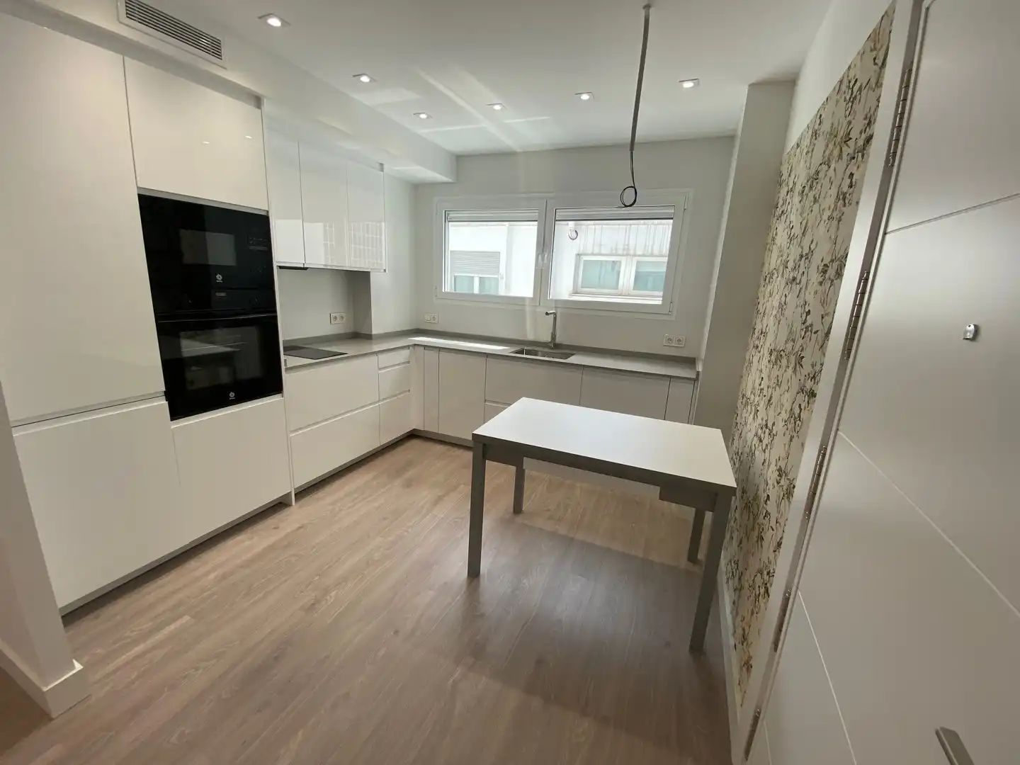 Kitchen of Study for rent in Zaragoza  with Furnished