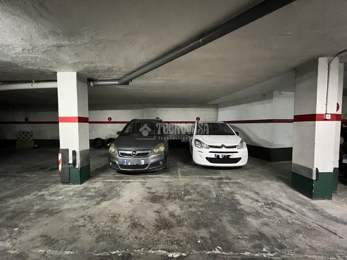 Garage for sale in Avenida de la Paz