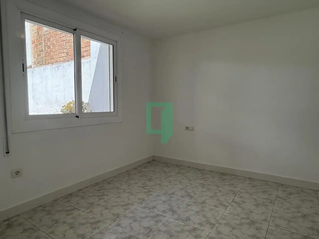 Schlafzimmer von Wohnung zum Verkauf in Badalona mit Klimaanlage und Terrasse
