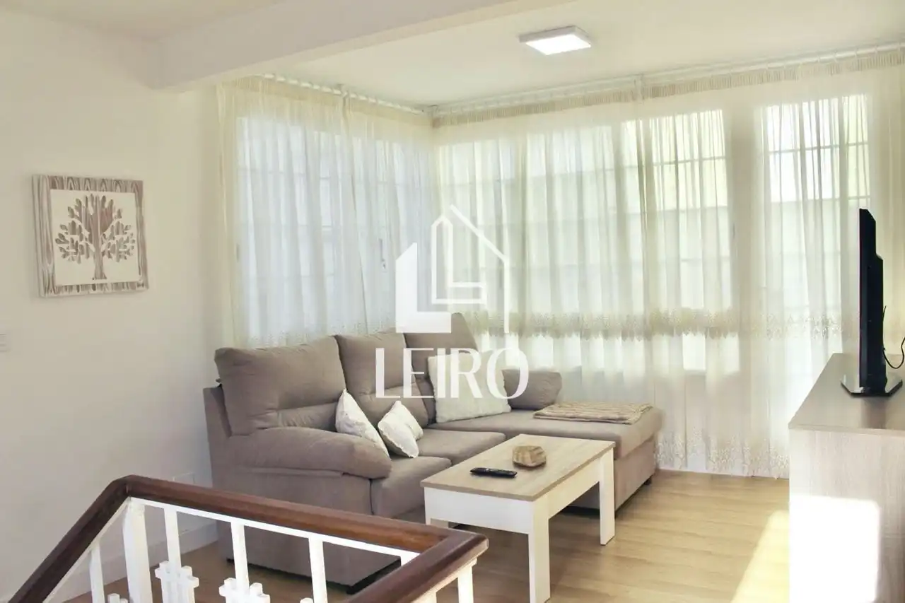 Living room of Houses for sale in Vilanova de Arousa  with Terrace and Furnished