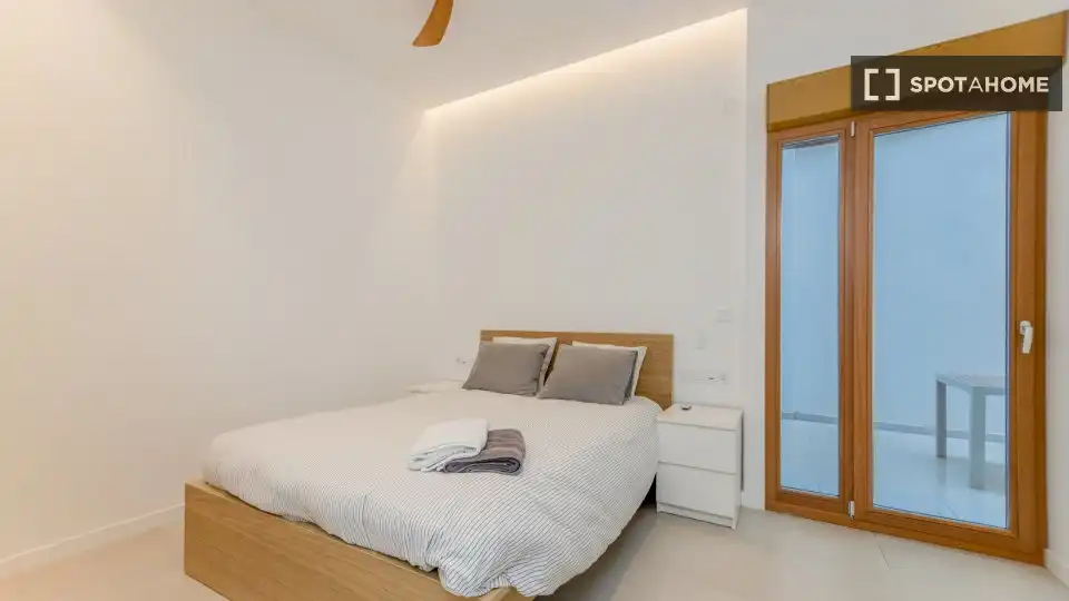 Habitación de Piso de alquiler en Valencia con Aire acondicionado, Calefacción y Amueblado