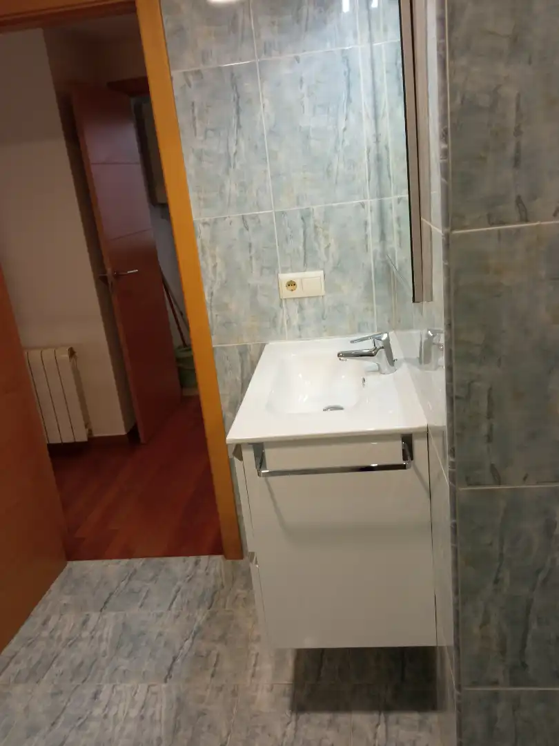 Bathroom of Flat for rent in Poio  with Heating, Parquet flooring and Storage room