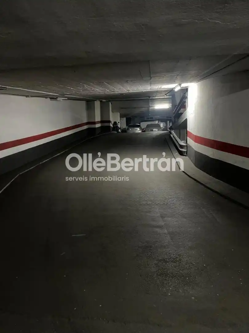 Einzelparkplatz zur Miete in del Consell de Cent, imagen 2