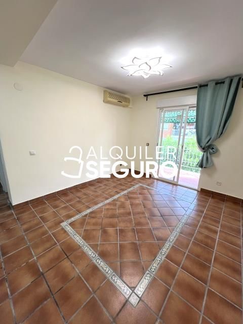 Bedroom of Flat to rent in Getafe  with Air Conditioner, Heating and Terrace