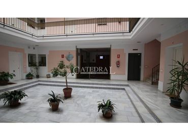 Apartment with lift for sale in Calle Teodosio