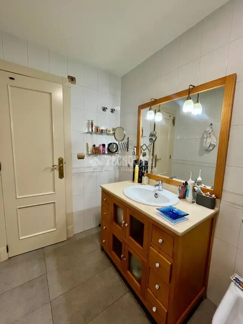 Baño de Piso en venta en Valdepeñas con Aire acondicionado, Calefacción y Terraza