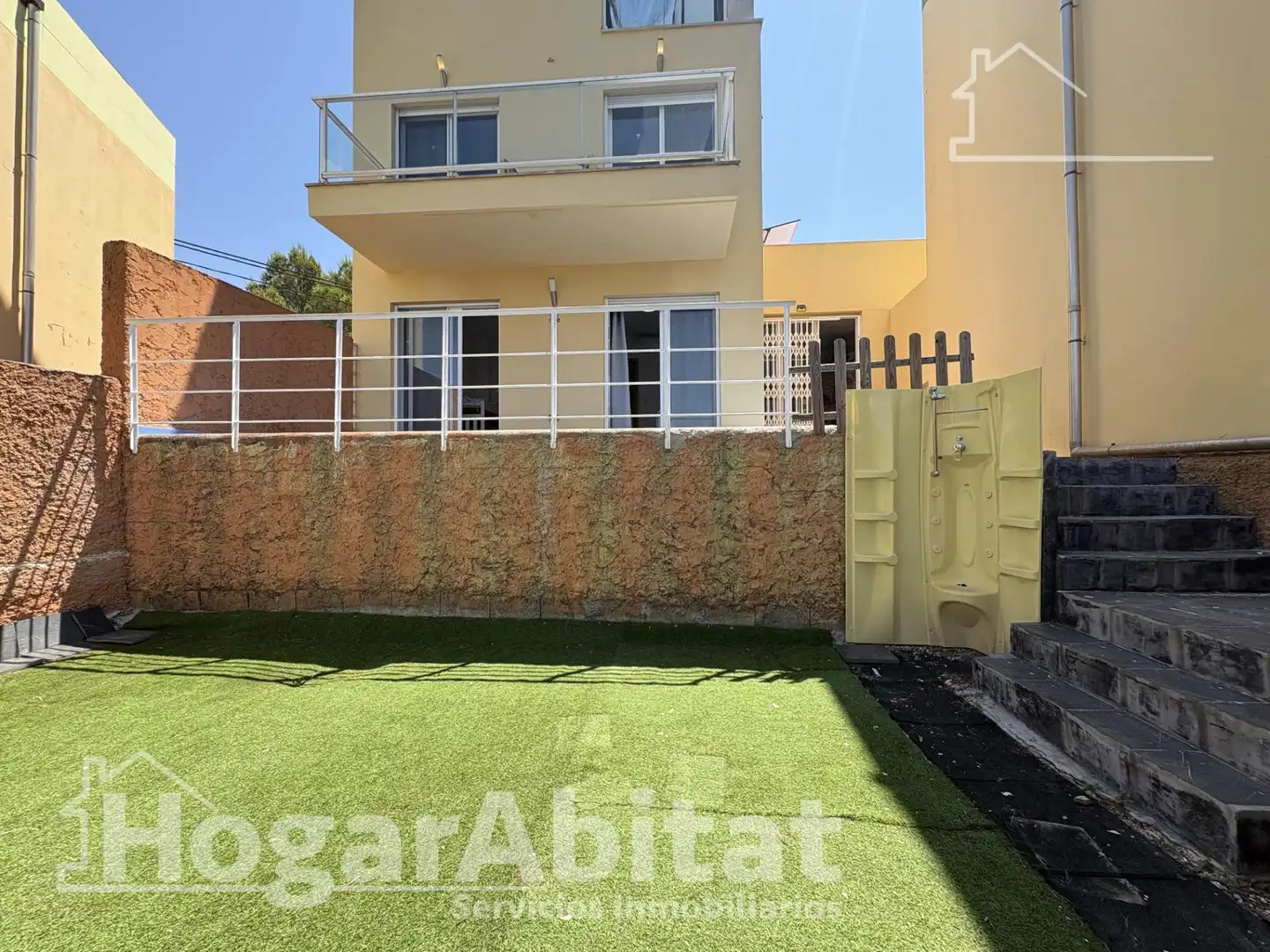 Vista exterior de Casa o chalet en venta en Almiserà con Aire acondicionado, Calefacción y Terraza