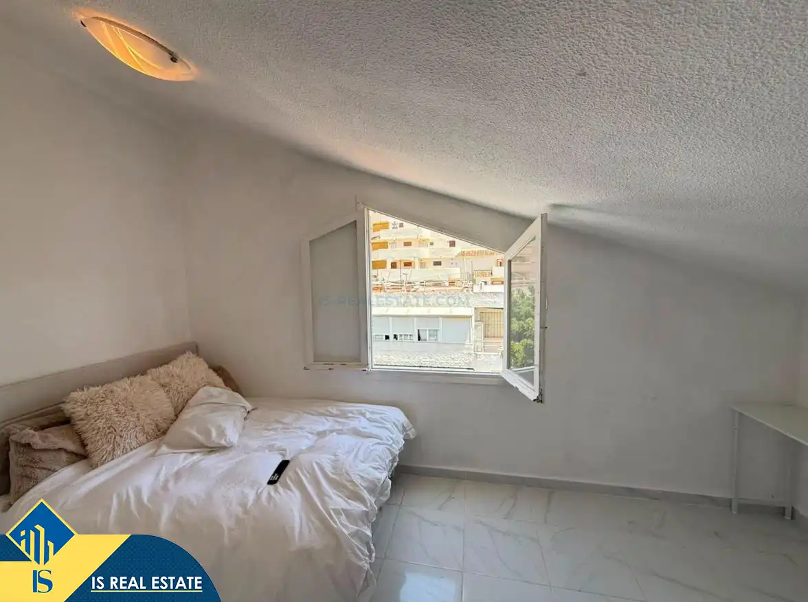 Habitación de Dúplex en venta en Torrevieja con Calefacción, Terraza y Amueblado